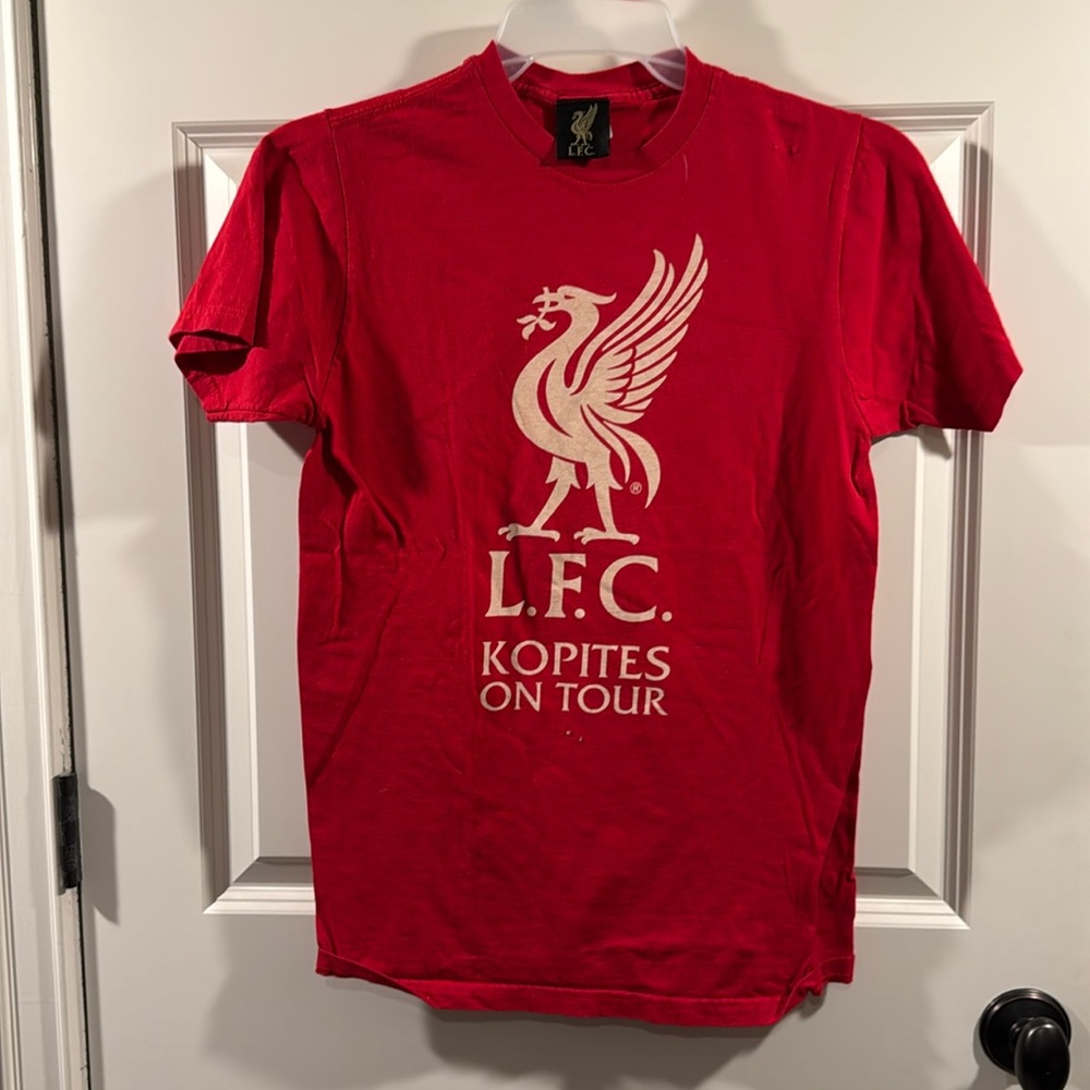 Liverpool FC size AM red logo t-shirt